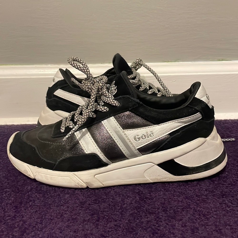 GIRLS BLACK AND WHITE SNEAKER
